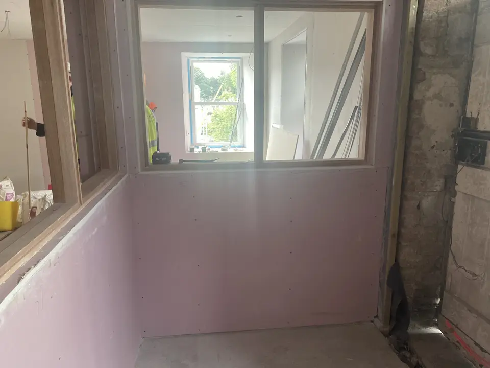 The Kenmuir Arms, August 2022: entrance: front of building